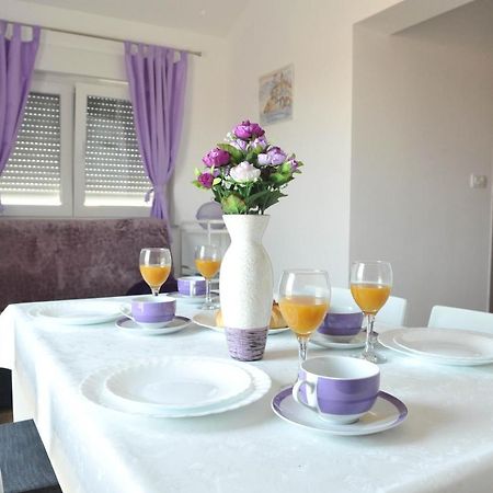Apartmani Rebecca Vir Exteriör bild