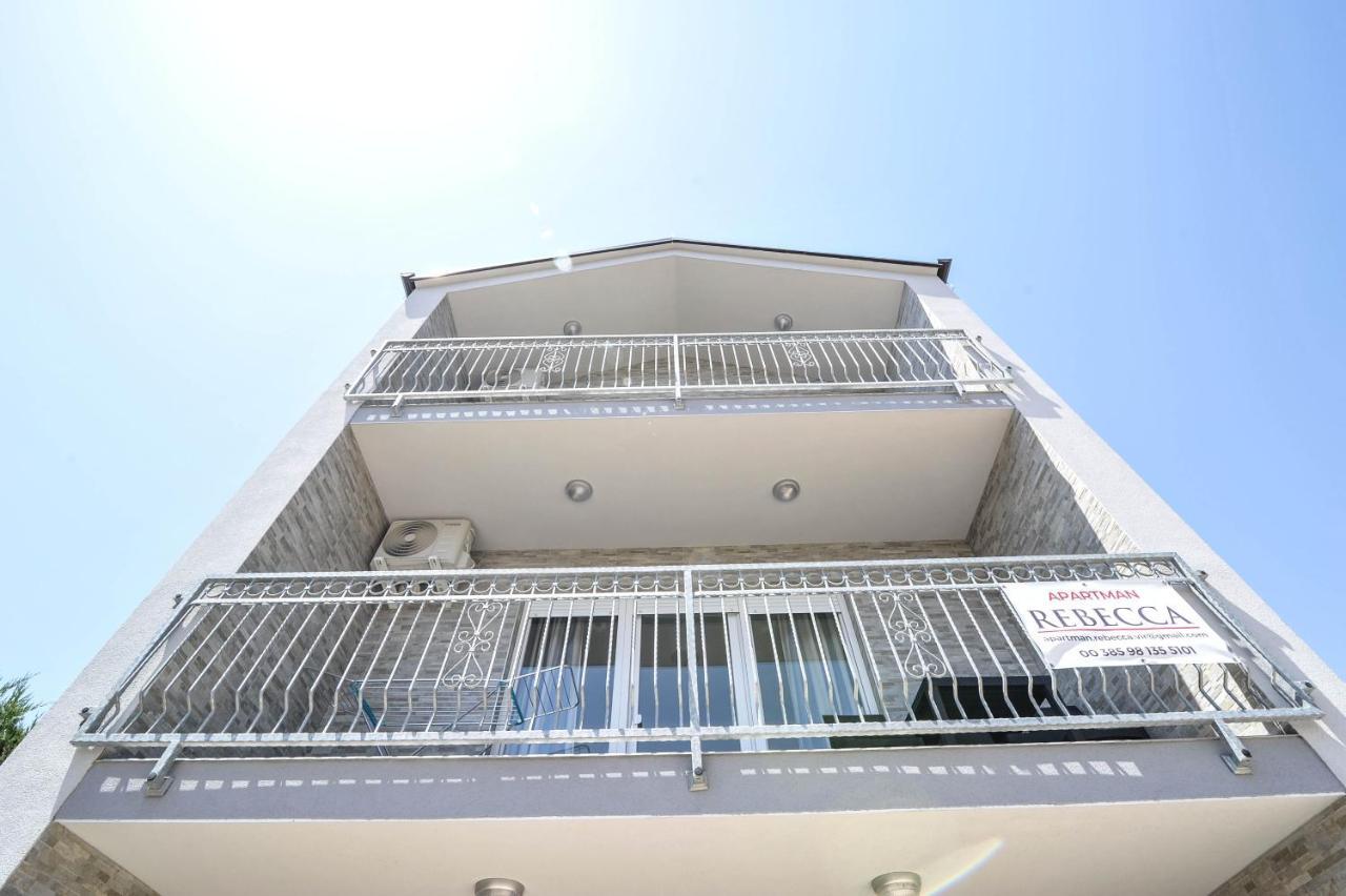 Apartmani Rebecca Vir Exteriör bild