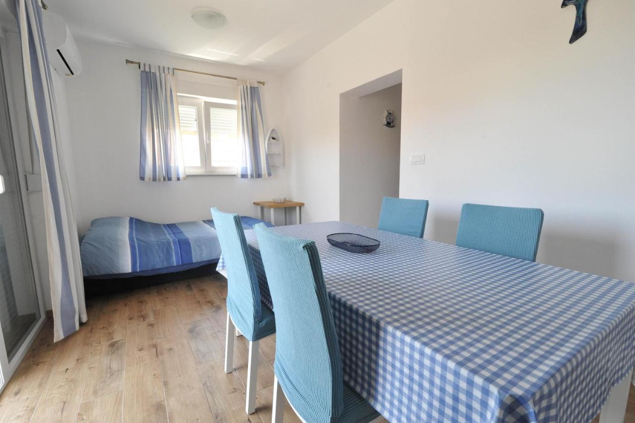 Apartmani Rebecca Vir Exteriör bild