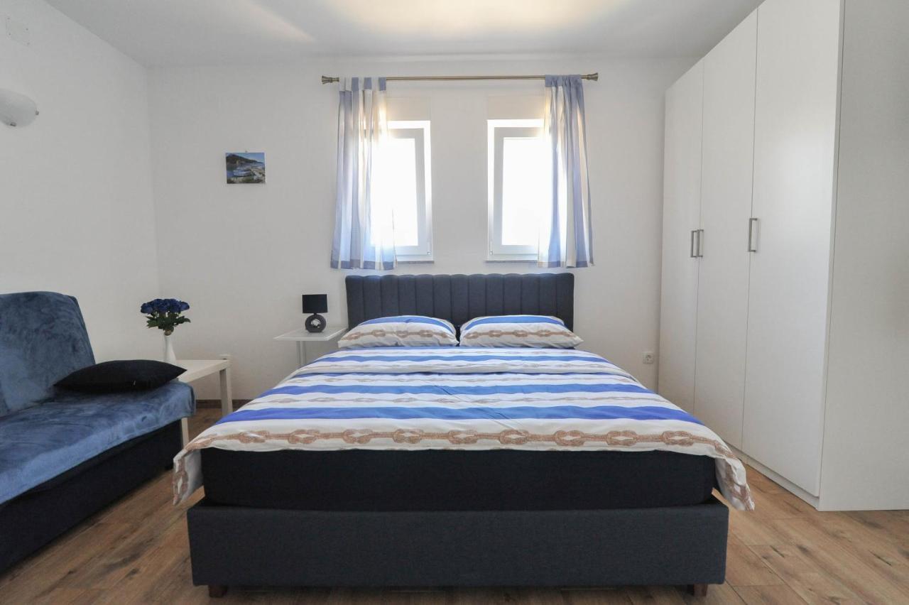 Apartmani Rebecca Vir Exteriör bild