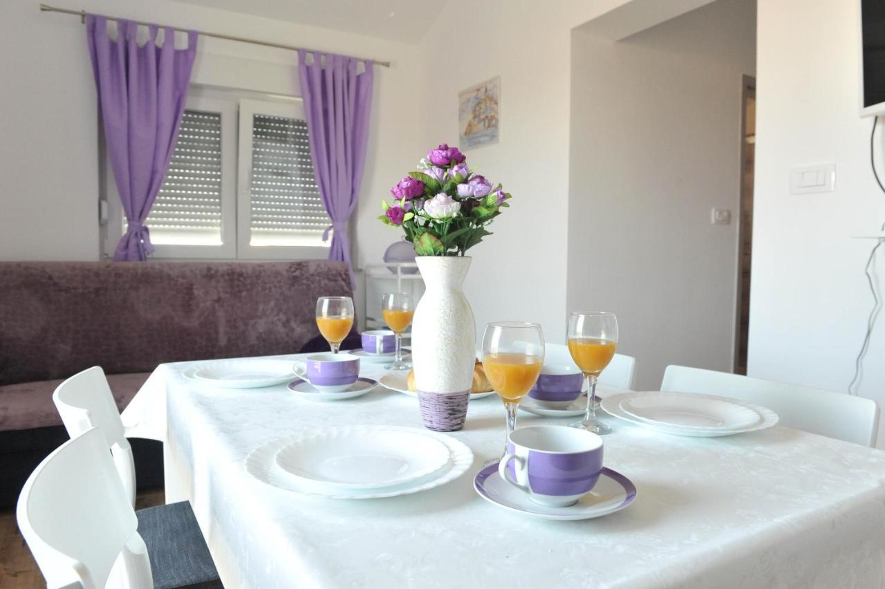 Apartmani Rebecca Vir Exteriör bild