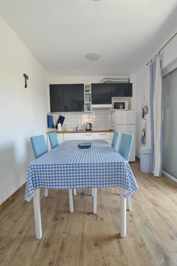 Apartmani Rebecca Vir Exteriör bild