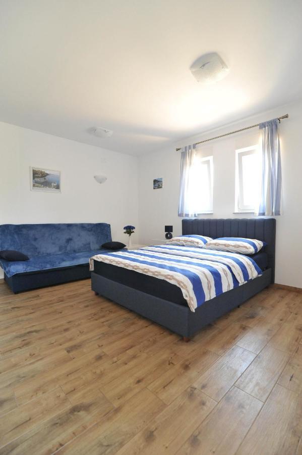 Apartmani Rebecca Vir Exteriör bild