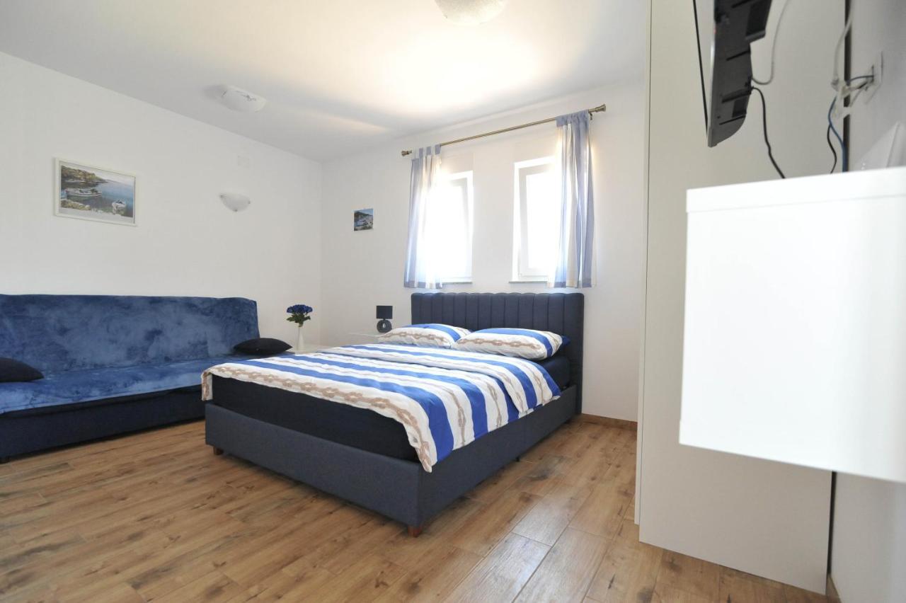 Apartmani Rebecca Vir Exteriör bild