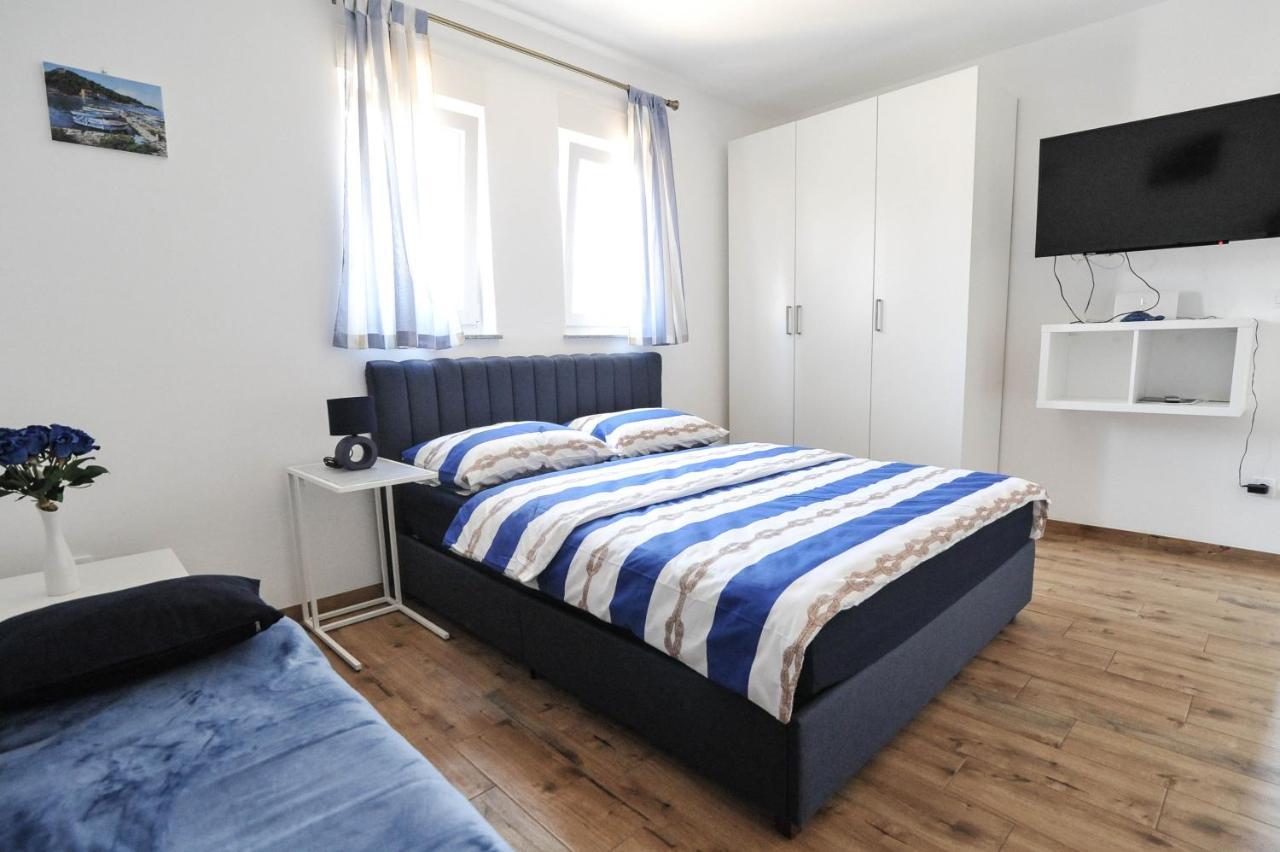 Apartmani Rebecca Vir Exteriör bild