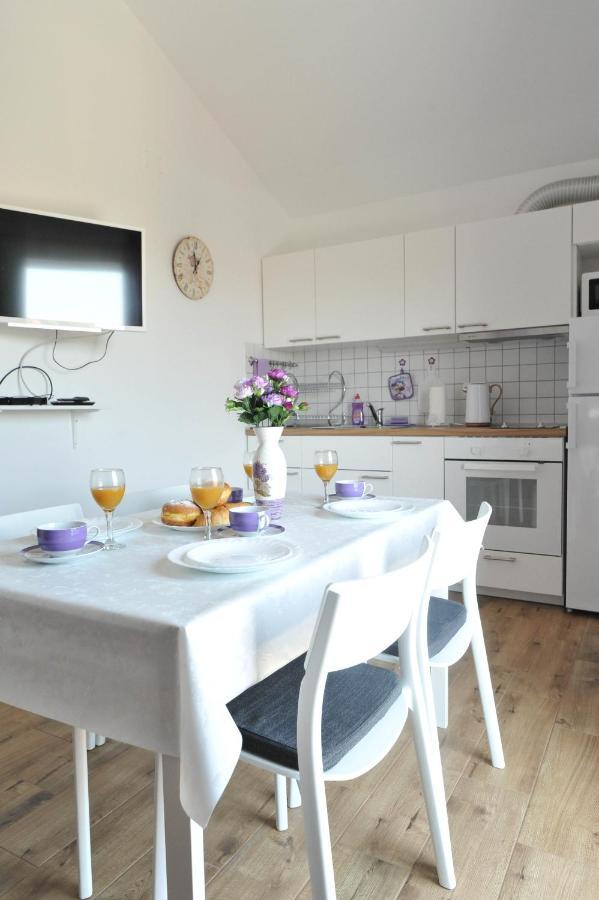 Apartmani Rebecca Vir Exteriör bild