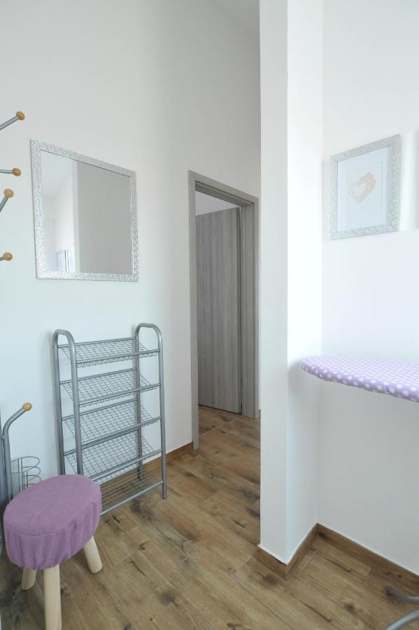 Apartmani Rebecca Vir Exteriör bild