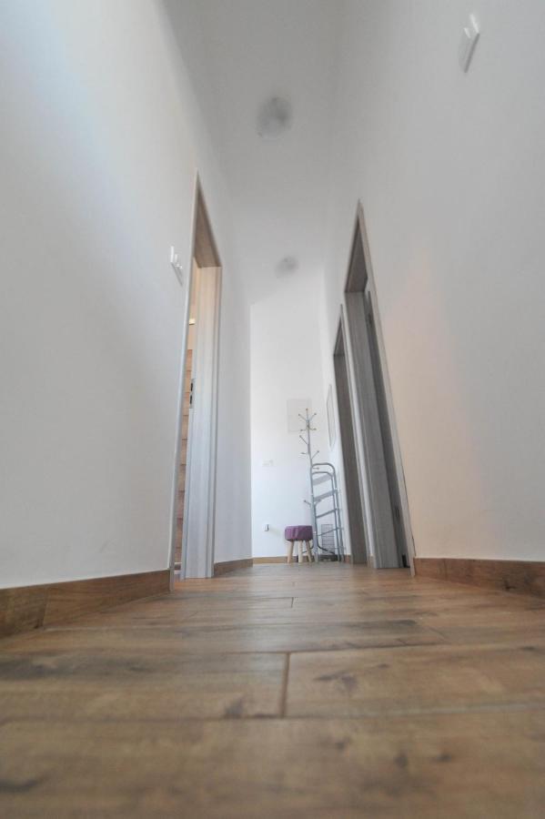 Apartmani Rebecca Vir Exteriör bild
