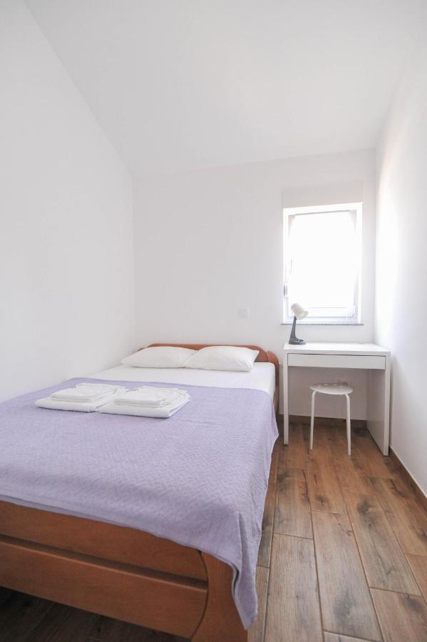 Apartmani Rebecca Vir Exteriör bild