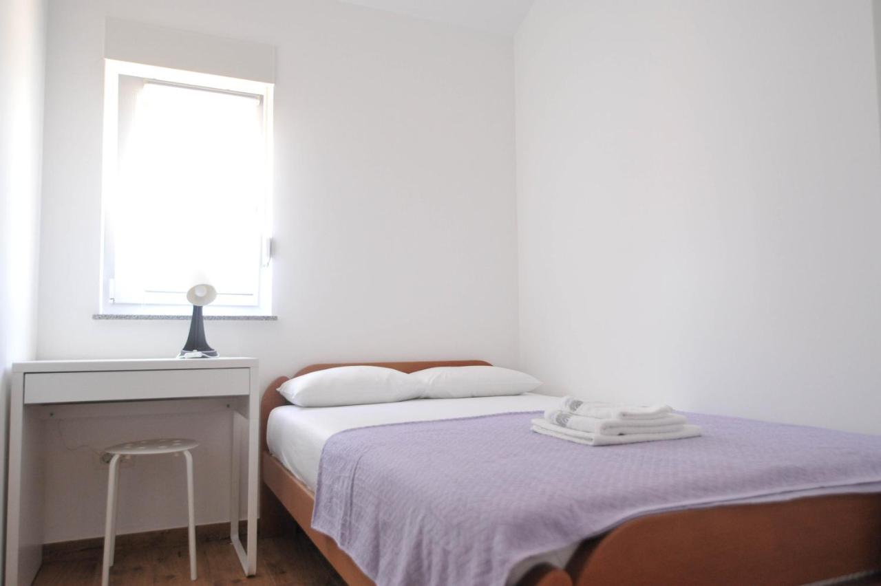 Apartmani Rebecca Vir Exteriör bild