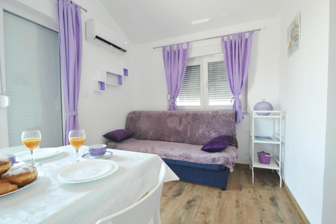 Apartmani Rebecca Vir Exteriör bild